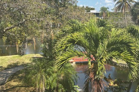 Condo in Deerfield Beach, Florida, 1 bedroom  № 2041625 - photo 22