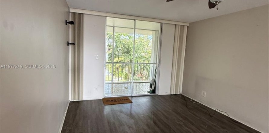 Condo in Deerfield Beach, Florida, 1 bedroom  № 2041625