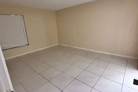 Copropriété à louer à Plantation, Floride: 2 chambres, 104.98 m2 № 1879004 - photo 2