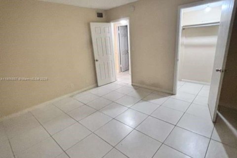 Copropriété à louer à Plantation, Floride: 2 chambres, 104.98 m2 № 1879004 - photo 7