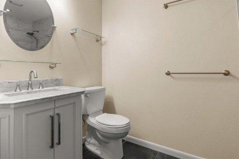House in Mulberry, Florida 3 bedrooms, 168.99 sq.m. № 2095855 - photo 20