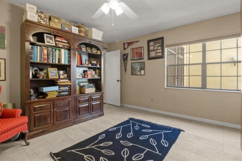 House in Mulberry, Florida 3 bedrooms, 168.99 sq.m. № 2095855 - photo 15