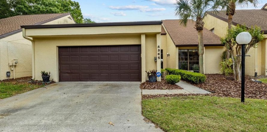 House in Mulberry, Florida 3 bedrooms, 168.99 sq.m. № 2095855