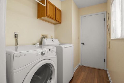 House in Mulberry, Florida 3 bedrooms, 168.99 sq.m. № 2095855 - photo 27