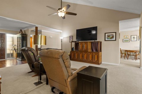 House in Mulberry, Florida 3 bedrooms, 168.99 sq.m. № 2095855 - photo 8