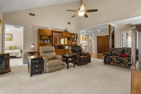 House in Mulberry, Florida 3 bedrooms, 168.99 sq.m. № 2095855 - photo 9
