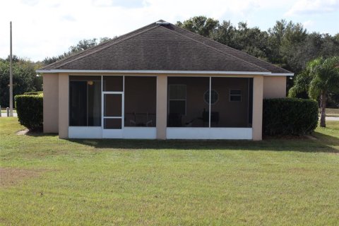 House in Auburndale, Florida 4 bedrooms, 173.63 sq.m. № 2202580 - photo 20