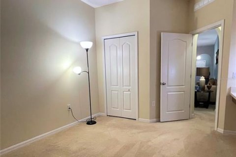 House in Auburndale, Florida 4 bedrooms, 173.63 sq.m. № 2202580 - photo 18