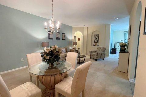 House in Auburndale, Florida 4 bedrooms, 173.63 sq.m. № 2202580 - photo 6