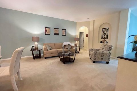 House in Auburndale, Florida 4 bedrooms, 173.63 sq.m. № 2202580 - photo 5