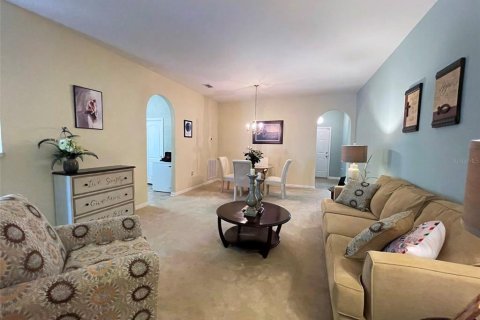 House in Auburndale, Florida 4 bedrooms, 173.63 sq.m. № 2202580 - photo 4