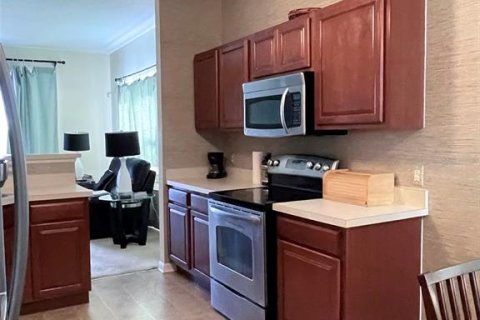 House in Auburndale, Florida 4 bedrooms, 173.63 sq.m. № 2202580 - photo 10