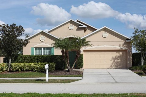 House in Auburndale, Florida 4 bedrooms, 173.63 sq.m. № 2202580