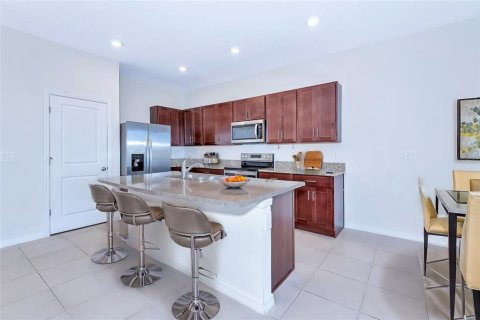 Touwnhouse à vendre à Sarasota, Floride: 3 chambres, 160.16 m2 № 2314468 - photo 4