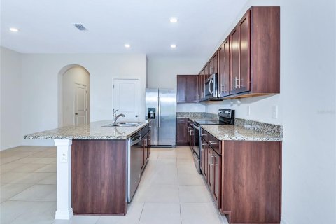 Touwnhouse à vendre à Sarasota, Floride: 3 chambres, 160.16 m2 № 2314468 - photo 6