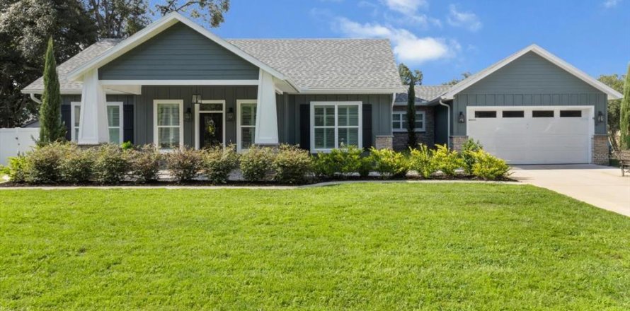 House in Summerfield, Florida 2 bedrooms, 149.11 sq.m. № 1769211