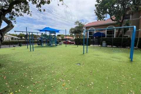 Condominio en alquiler en Coral Springs, Florida, 2 dormitorios, 91.42 m2 № 2169465 - foto 21