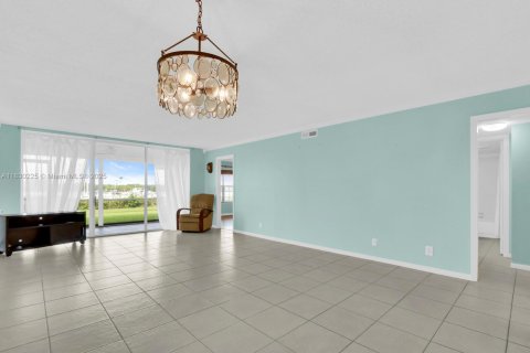 Condominio en venta en Port St. Lucie, Florida, 2 dormitorios, 122.07 m2 № 1806282 - foto 9