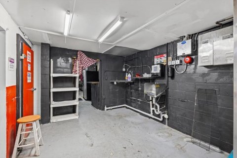 Commercial property in Trenton, Florida 376.16 sq.m. № 2142845 - photo 17