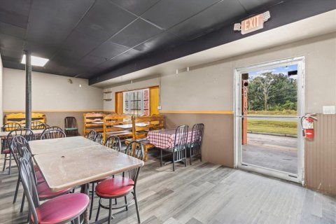 Commercial property in Trenton, Florida 376.16 sq.m. № 2142845 - photo 9
