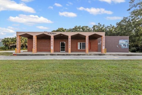 Commercial property in Trenton, Florida 376.16 sq.m. № 2142845