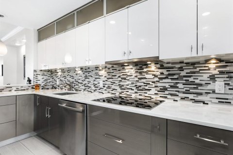 Condo in Sarasota, Florida, 2 bedrooms  № 1912538 - photo 20