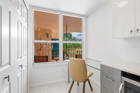 Condo in Sarasota, Florida, 2 bedrooms  № 1912538 - photo 19
