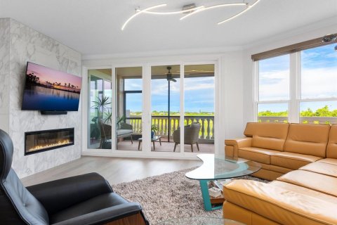 Condo in Sarasota, Florida, 2 bedrooms  № 1912538 - photo 12