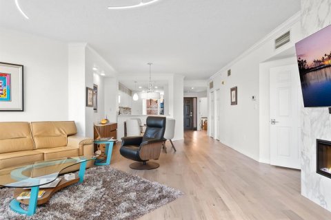 Condo in Sarasota, Florida, 2 bedrooms  № 1912538 - photo 13