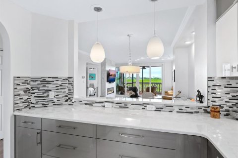 Condo in Sarasota, Florida, 2 bedrooms  № 1912538 - photo 21