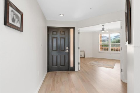 Condo in Sarasota, Florida, 2 bedrooms  № 1912538 - photo 8