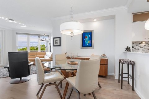 Condo in Sarasota, Florida, 2 bedrooms  № 1912538 - photo 10