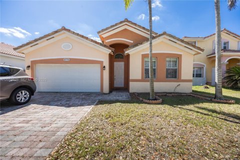 Villa ou maison à louer à Homestead, Floride: 4 chambres, 163.97 m2 № 2264533 - photo 3