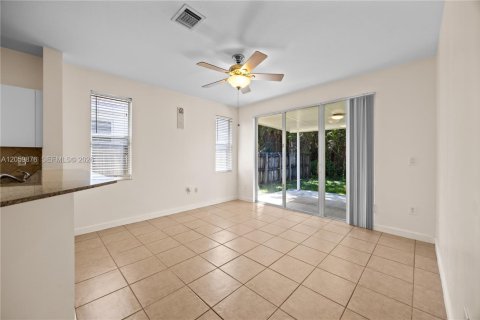 Villa ou maison à louer à Homestead, Floride: 4 chambres, 163.97 m2 № 2264533 - photo 7