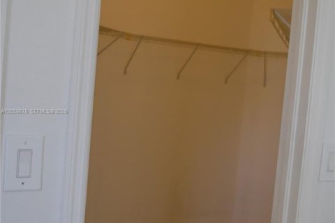 Villa ou maison à louer à Homestead, Floride: 4 chambres, 163.97 m2 № 2264533 - photo 28