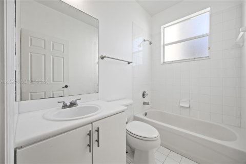 Villa ou maison à louer à Homestead, Floride: 4 chambres, 163.97 m2 № 2264533 - photo 18