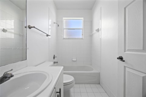 Villa ou maison à louer à Homestead, Floride: 4 chambres, 163.97 m2 № 2264533 - photo 17