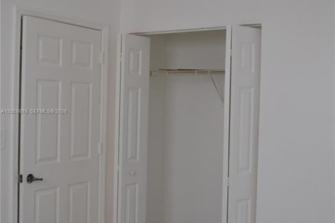 Villa ou maison à louer à Homestead, Floride: 4 chambres, 163.97 m2 № 2264533 - photo 20