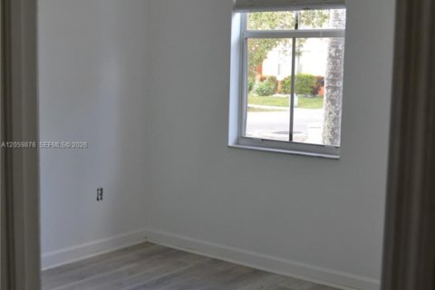 Villa ou maison à louer à Homestead, Floride: 4 chambres, 163.97 m2 № 2264533 - photo 15