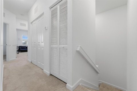 Townhouse in Miami, Florida 3 bedrooms, 157.47 sq.m. № 2054287 - photo 21