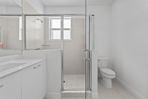 Townhouse in Miami, Florida 3 bedrooms, 157.47 sq.m. № 2054287 - photo 27