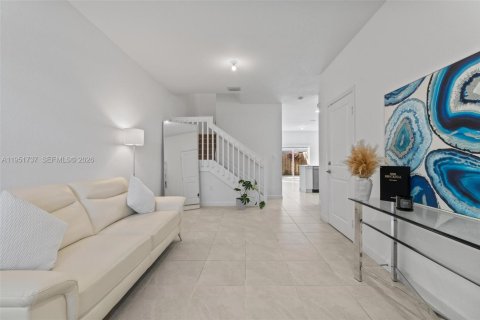 Townhouse in Miami, Florida 3 bedrooms, 157.47 sq.m. № 2054287 - photo 5