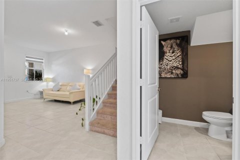 Townhouse in Miami, Florida 3 bedrooms, 157.47 sq.m. № 2054287 - photo 8