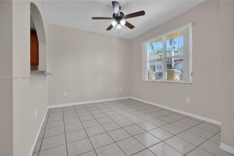 Copropriété à vendre à Miami, Floride: 3 chambres, 117.06 m2 № 2019888 - photo 16