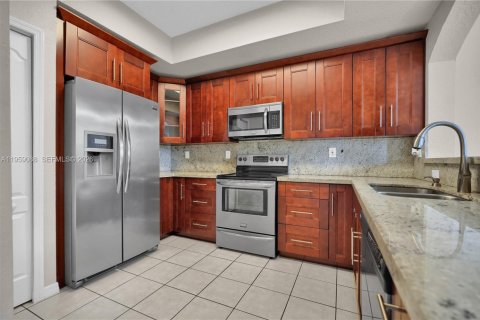 Copropriété à vendre à Miami, Floride: 3 chambres, 117.06 m2 № 2019888 - photo 14