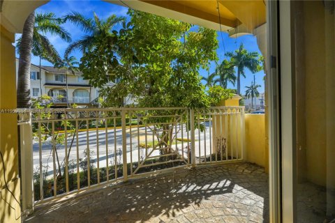 Copropriété à vendre à Miami, Floride: 3 chambres, 117.06 m2 № 2019888 - photo 27