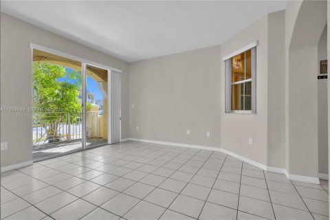 Copropriété à vendre à Miami, Floride: 3 chambres, 117.06 m2 № 2019888 - photo 6