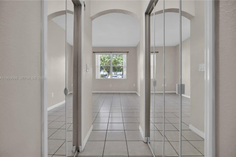Copropriété à vendre à Miami, Floride: 3 chambres, 117.06 m2 № 2019888 - photo 24