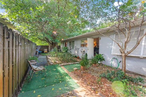 Immobilier commercial à vendre à Fort Lauderdale, Floride: 176.14 m2 № 1956673 - photo 24