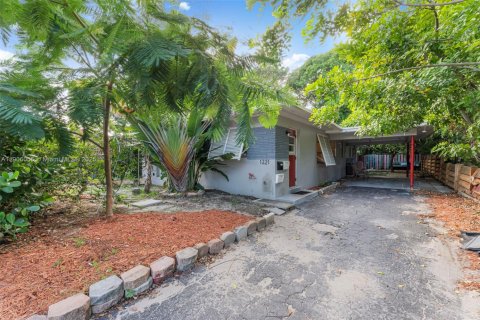 Immobilier commercial à vendre à Fort Lauderdale, Floride: 176.14 m2 № 1956673 - photo 1
